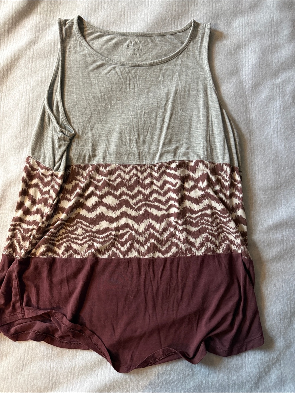 Colorblock Sleeveless Tank Top - Taupe & Maroon Pattern